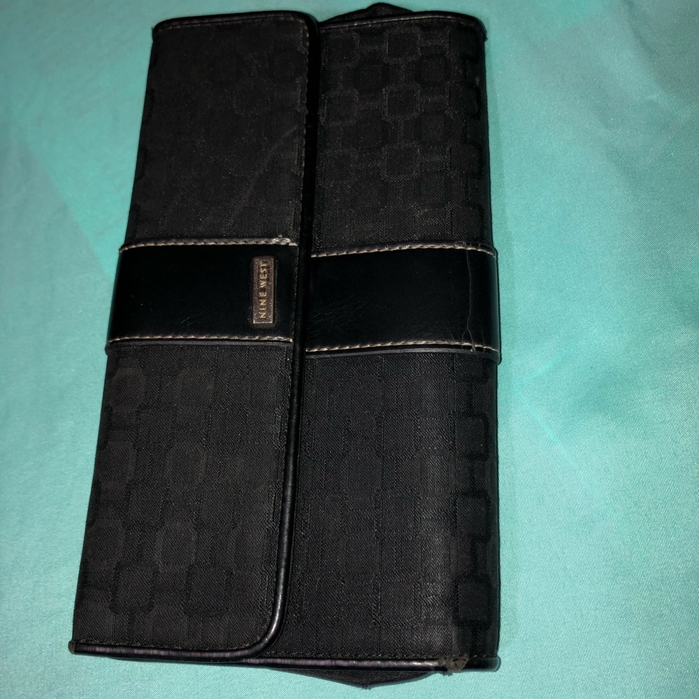 Nine West wallet